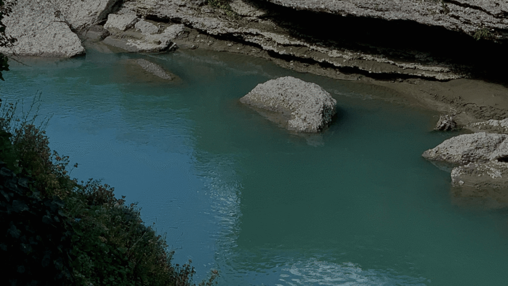 Warmwaterbron bij Permet – een van de mooiste plekken van Albanië.