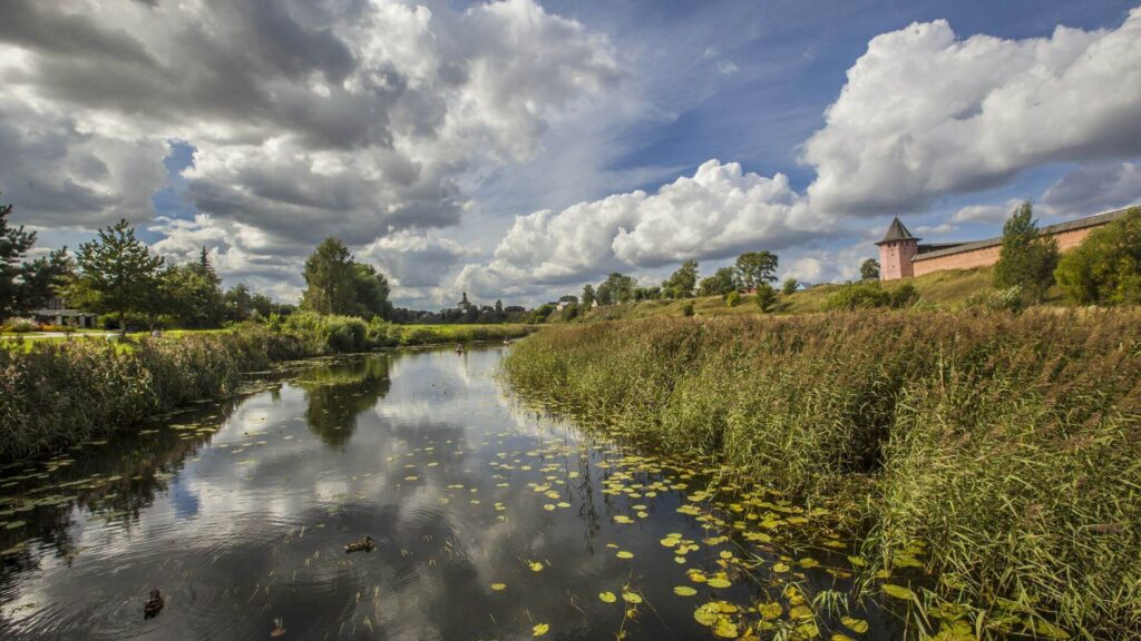 Herfstweekend Nederland in Giethoorn met bootjes en grachten
