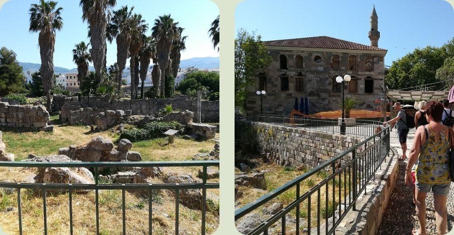 De ruïnes van de Ancient Agora en de historische Loggia-moskee in Kos-Stad